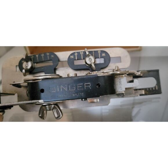 Singer Buttonhole Attachment Part No. 121795 for Singer Lock Stitch Sewing Machi - Picture 8 of 11